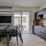 Modern Retreat With A Big Terrace * ביביונה